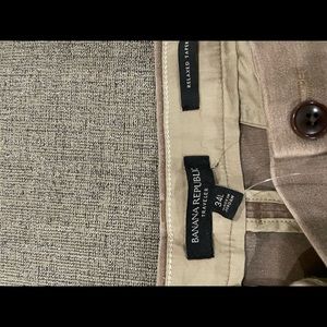 Mens Banana republic pants . 34L-size . Air-Force Khaki in color .